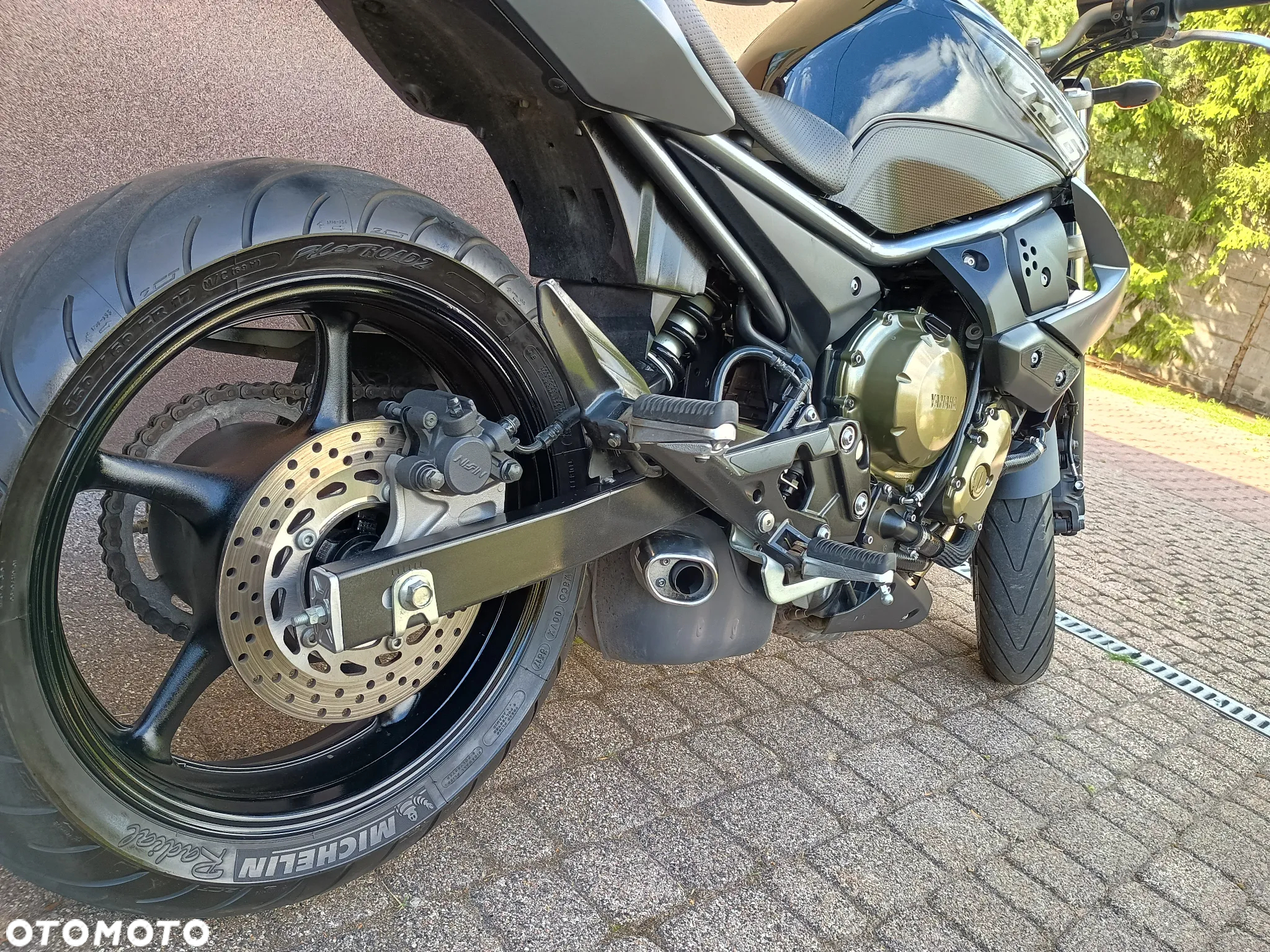 Yamaha XJR - 24