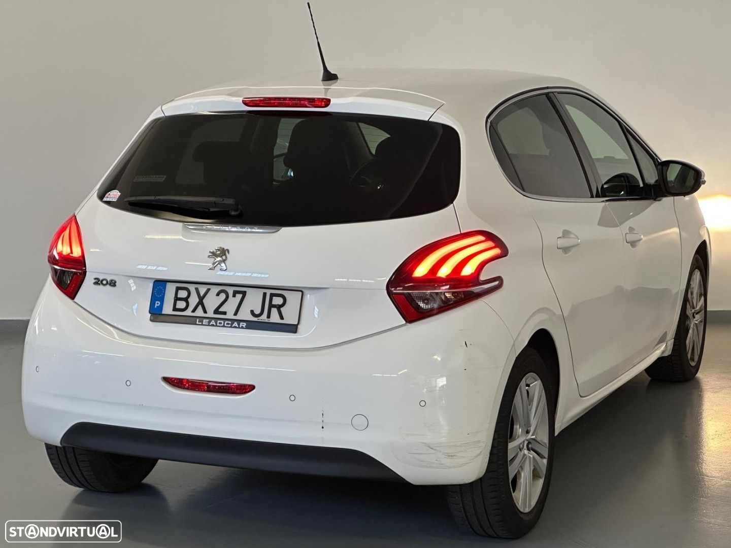 Peugeot 208 1.2 PureTech Allure - 6