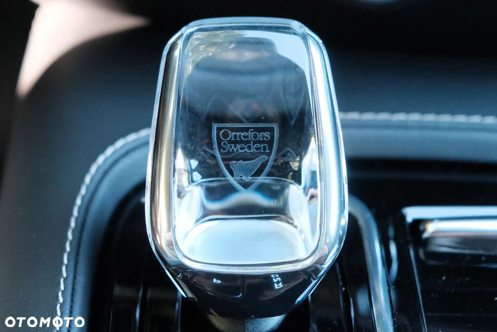 Volvo V60 T6 AWD Plug-In Hybrid Plus Dark - 35