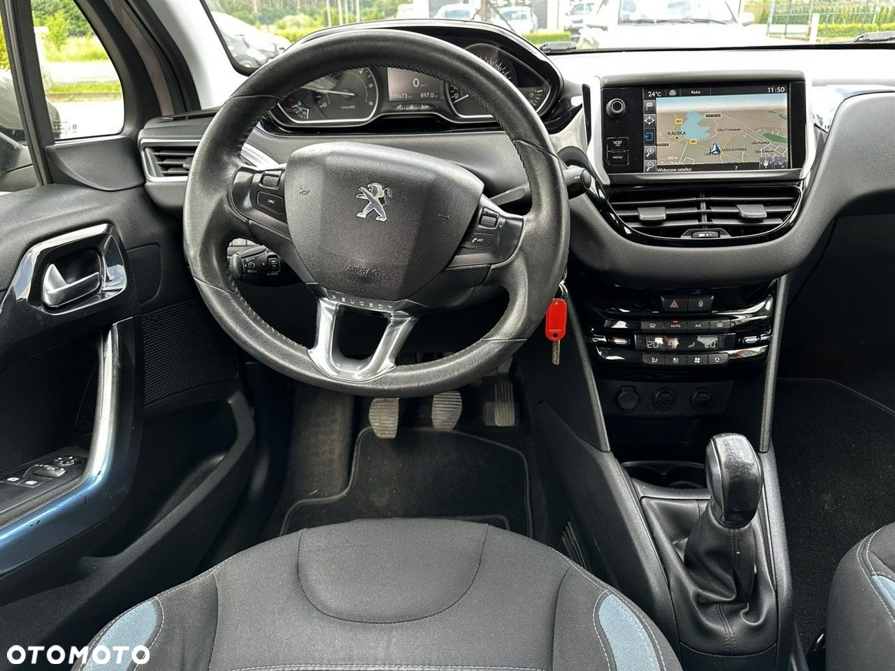 Peugeot 208 - 17