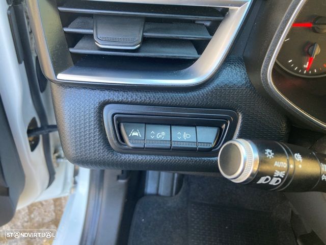 Renault Clio TCe 100 INTENS - 17