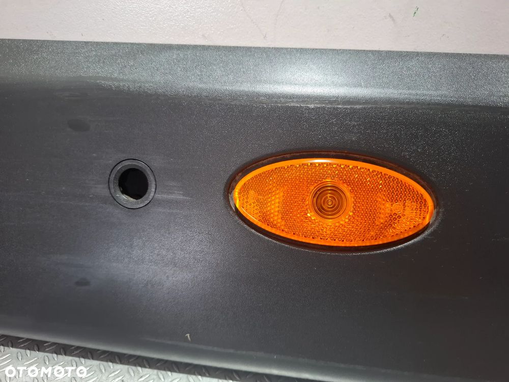 Listwa boczna prawa Renault Master IV pod czujniki PDC nr 768F30003R - 4