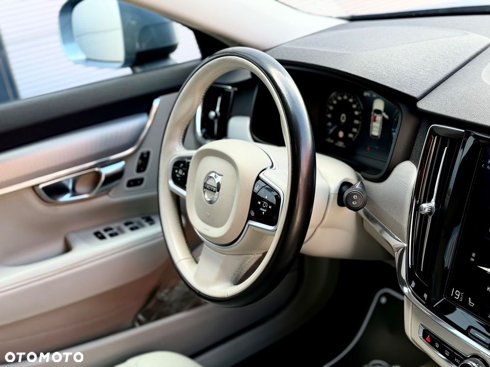 Volvo V90 Cross Country D5 AWD - 24
