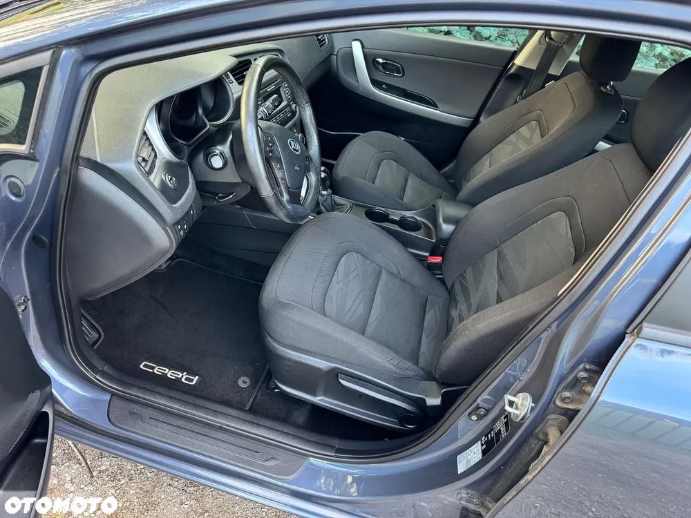 Kia Ceed - 6