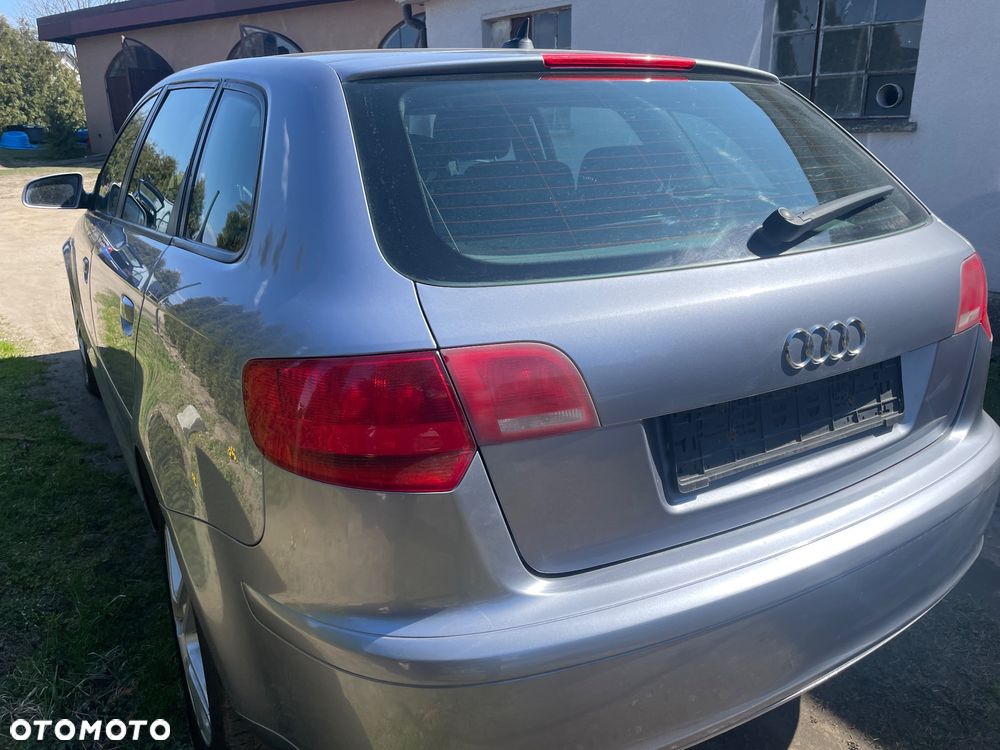 Audi A3 Sportback 1.6 FSI Ambiente - 7