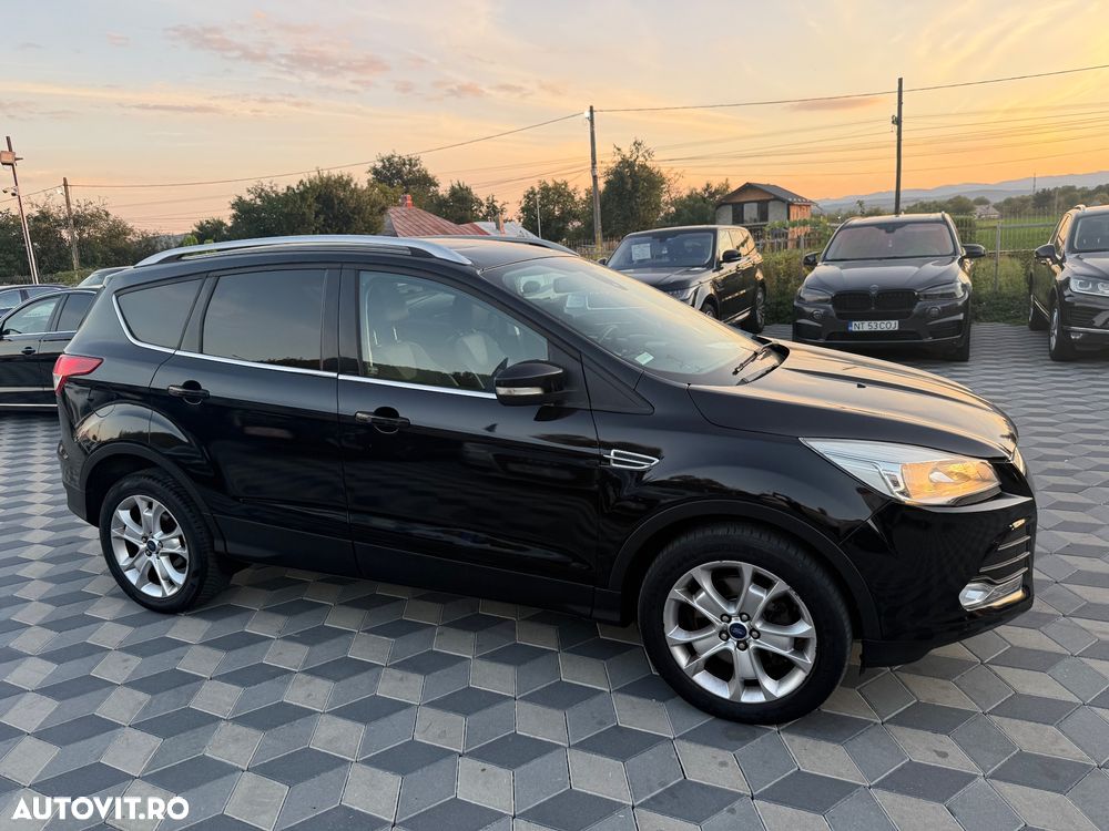 Ford Kuga 2.0 TDCi Powershift 4WD Titanium - 2