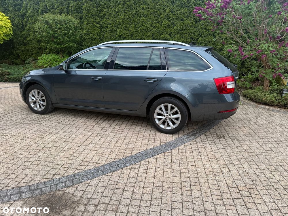 Skoda Octavia 1.6 TDI Premium Edition - 10