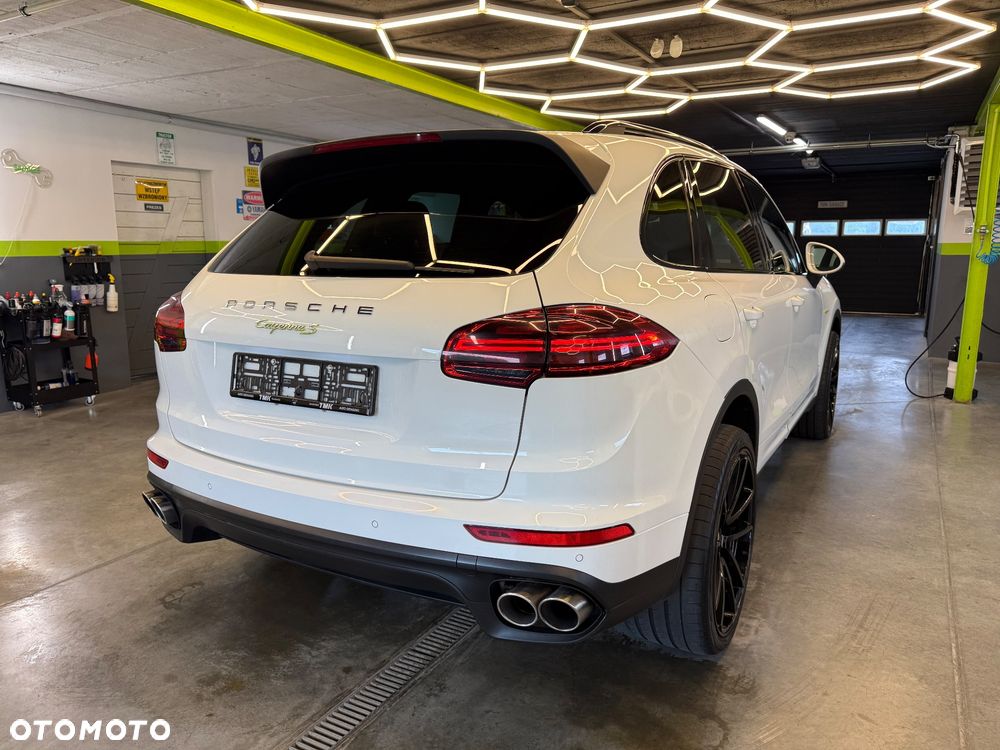 Porsche Cayenne S E-Hybrid - 8