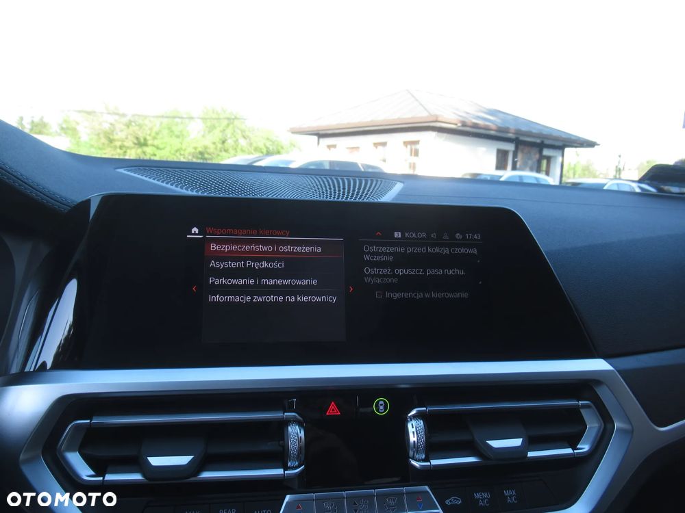 BMW Seria 3 320i Luxury Line - 18