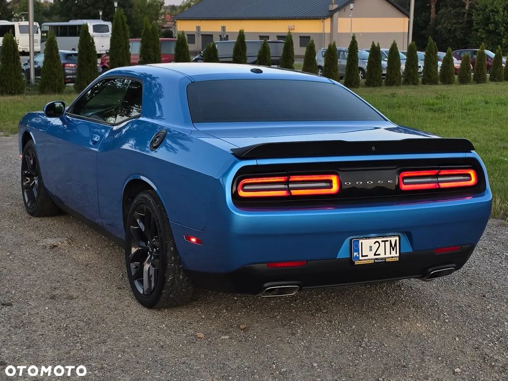 Dodge Challenger - 7
