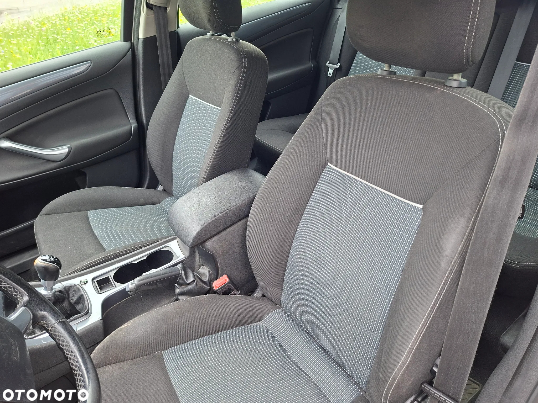 Ford Mondeo 1.6 T Ambiente - 6