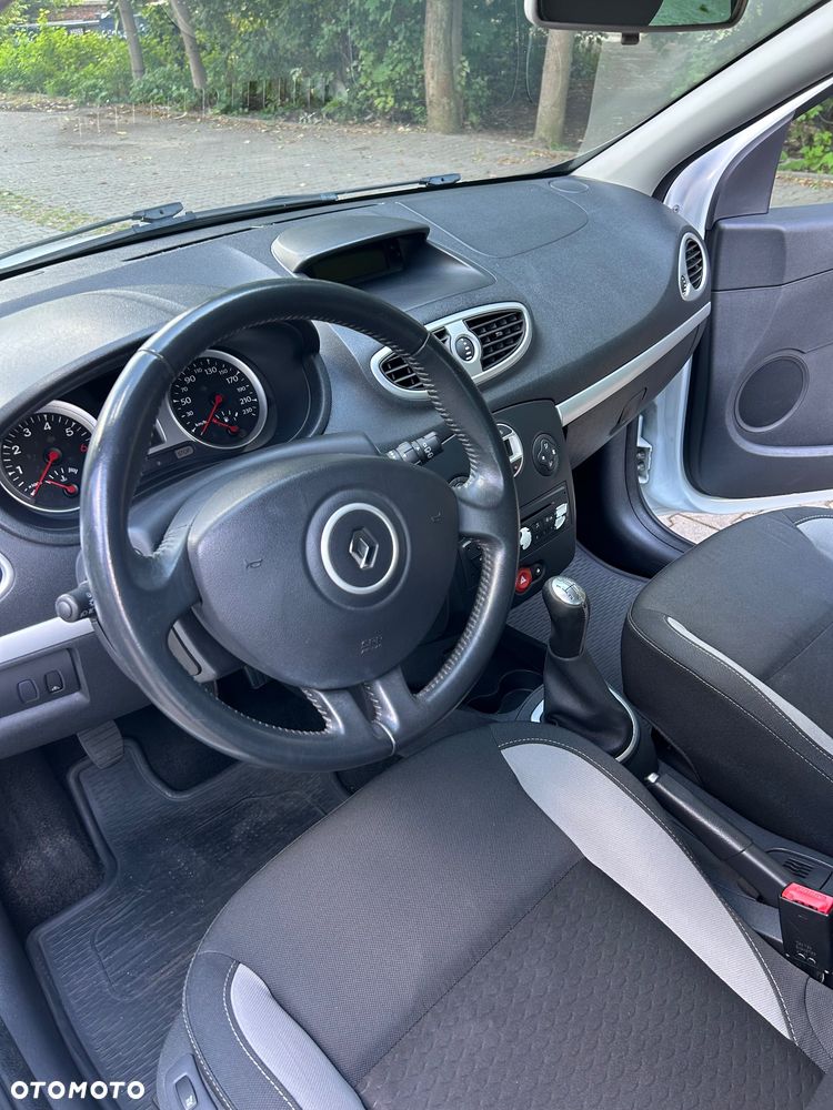 Renault Clio - 6