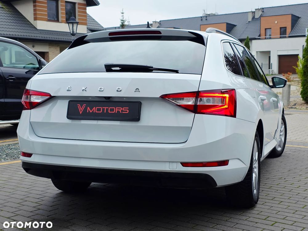 Skoda Superb Combi 1.6 TDI DSG Style - 23