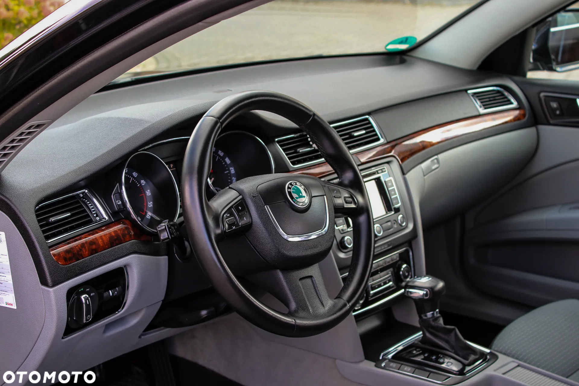 Skoda Superb 2.0 TDI DSG Exclusive - 33