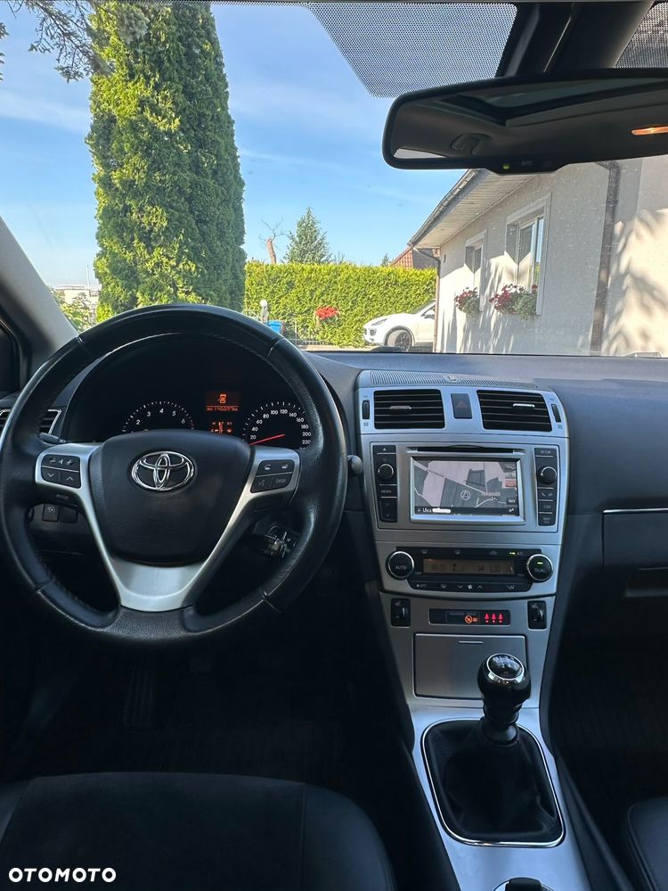 Toyota Avensis 1.8 Comfort - 20