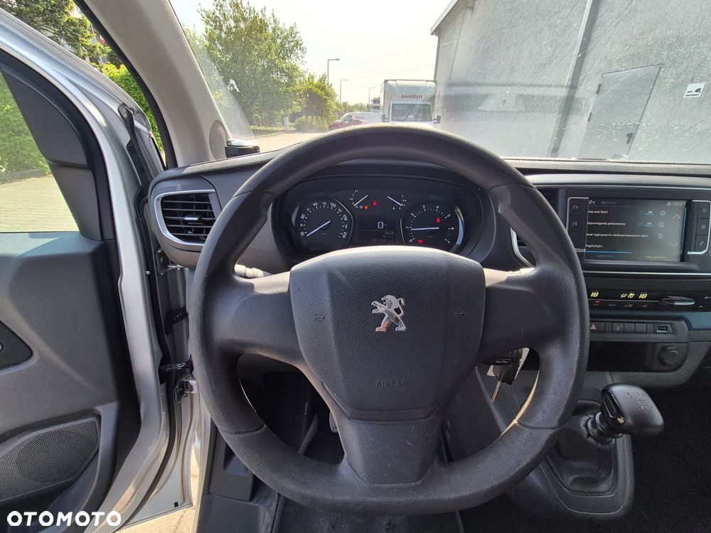 Peugeot Traveller - 11