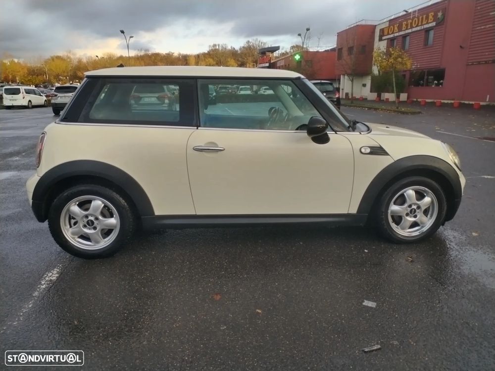 MINI 3 Portas One D - 4