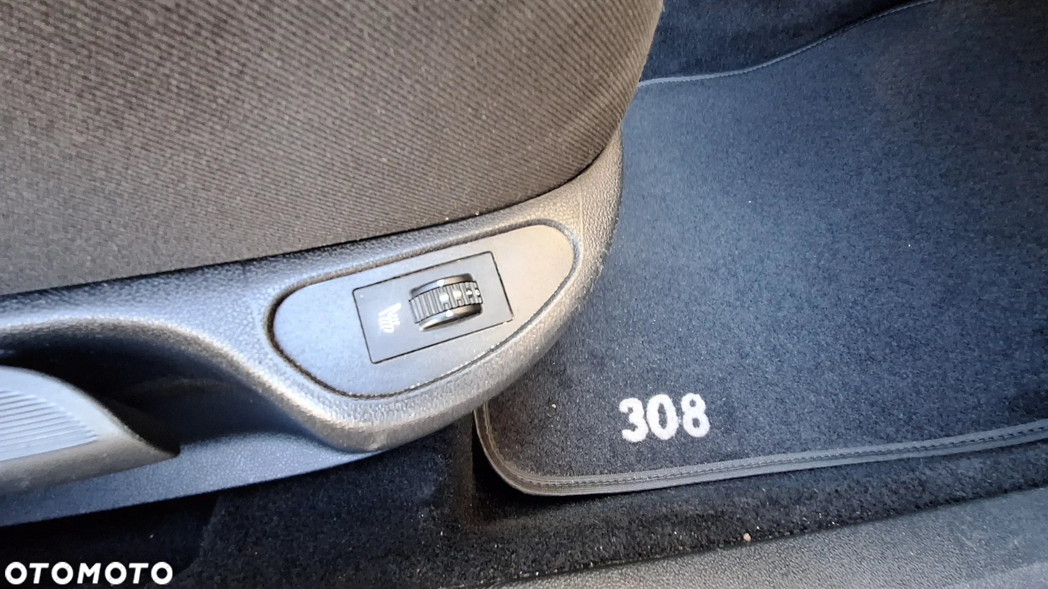 Peugeot 308 HDi FAP 110 EGS6 Platinum - 18