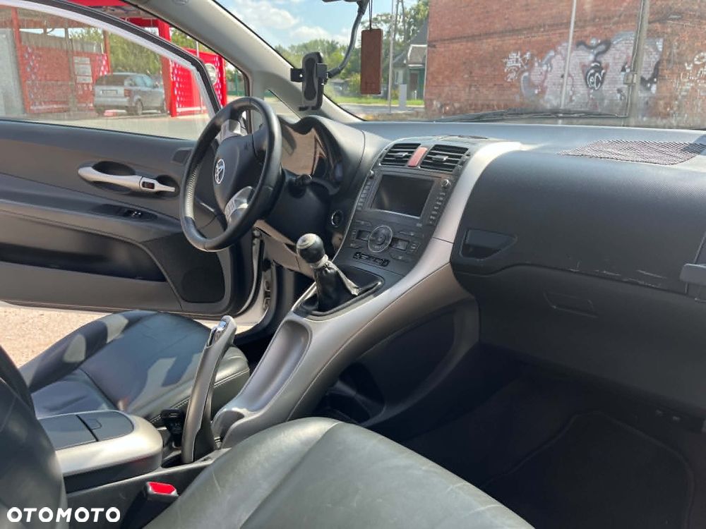 Toyota Auris 2.2 D-4D X + NAVI - 5