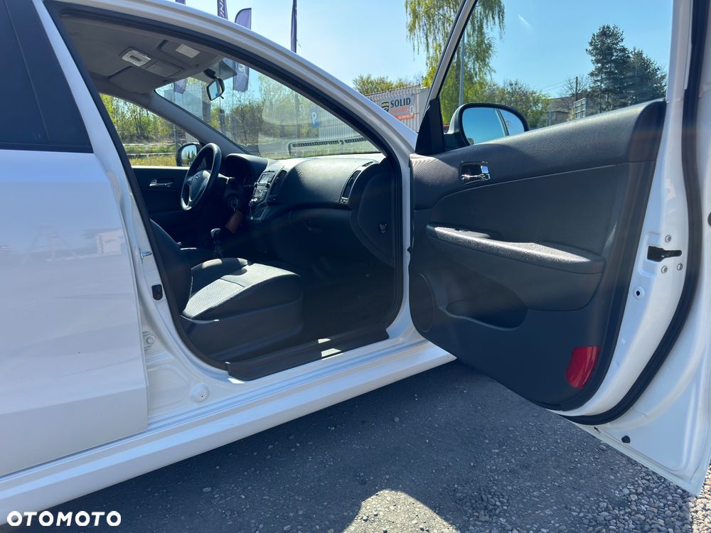 Hyundai i30 1.6 Classic + - 26