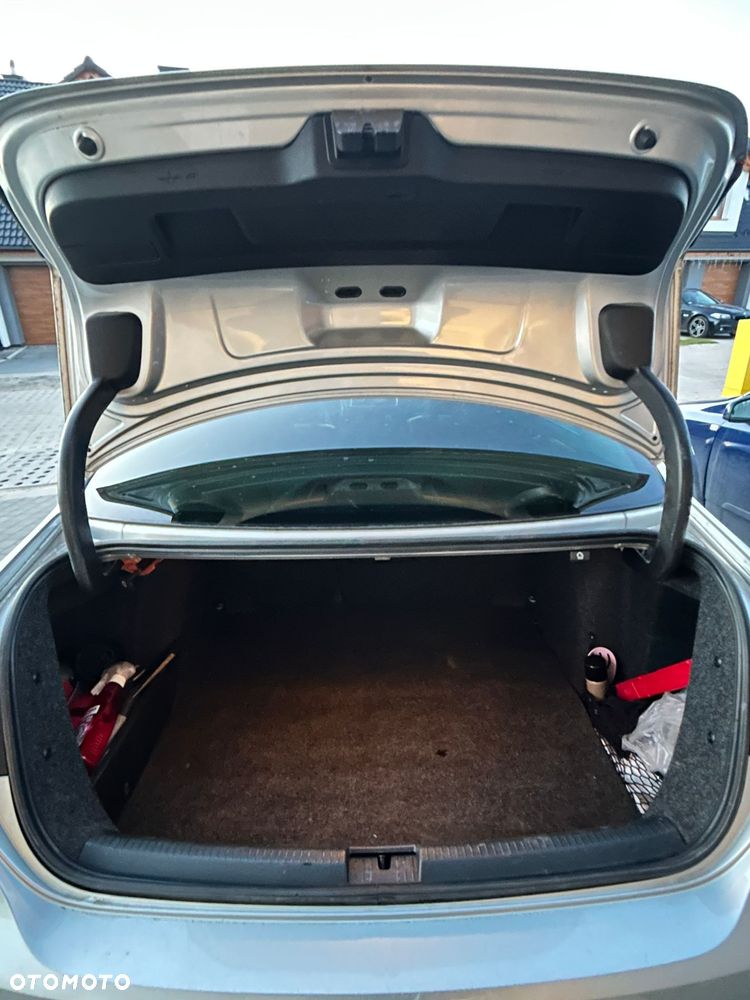 Volkswagen Jetta 1.4 TSI Highline - 12