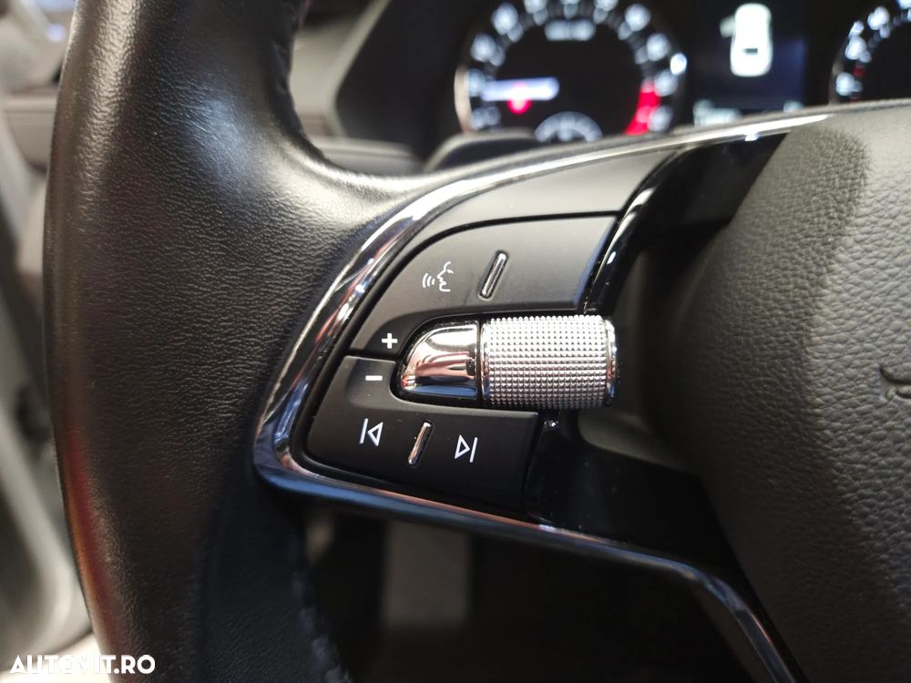 Skoda Octavia 2.0 TDI DSG Ambition - 22