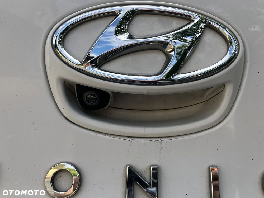 Hyundai IONIQ Hybrid Business - 11