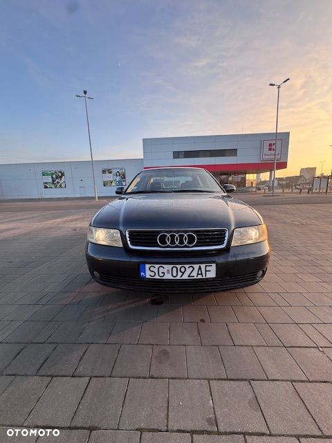 Audi A4 Limousine - 1