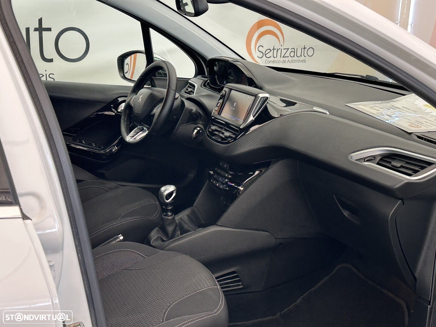 Peugeot 208 1.2 PureTech Allure - 8