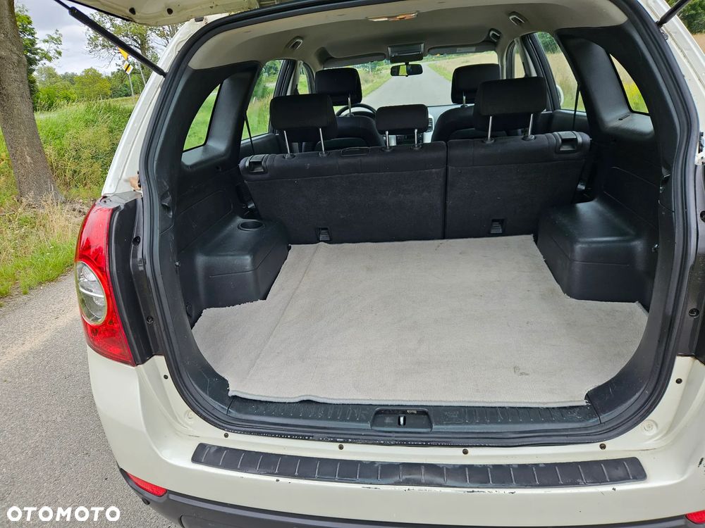 Chevrolet Captiva 2.4 LS 5os - 7