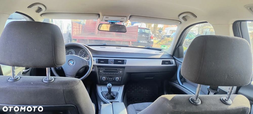 BMW Seria 3 318d - 9