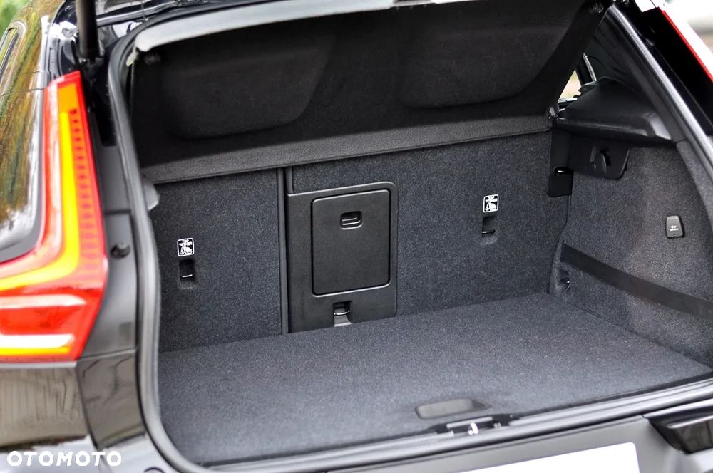 Volvo XC 40 D3 Momentum Pro - 14