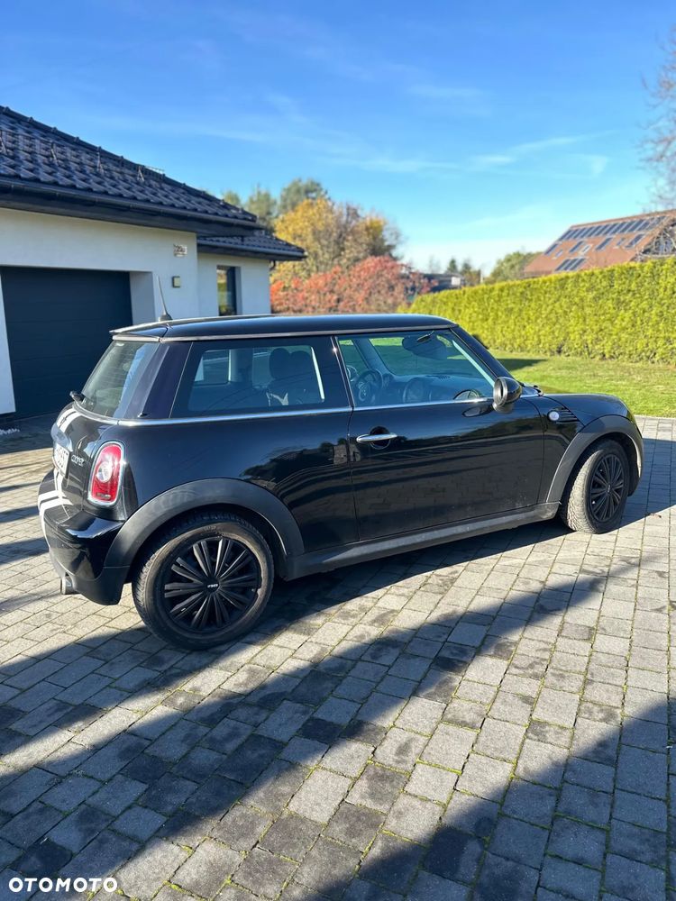 MINI Cooper Standard - 2