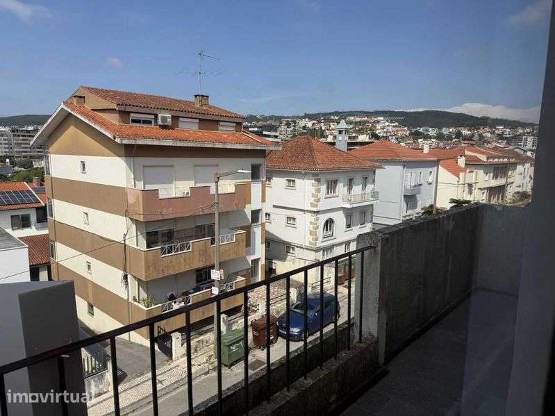 APARTAMENTO T4 EM COIMBRA - Grande imagem: 2/11