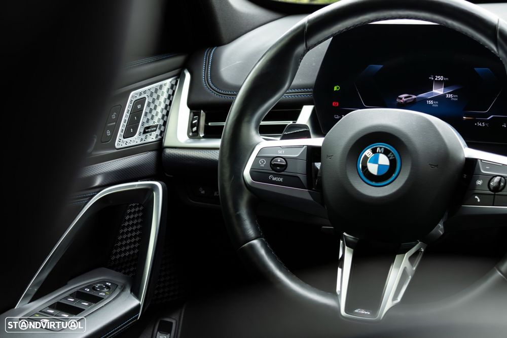 BMW iX1 eDrive20 Pack Desportivo M - 20