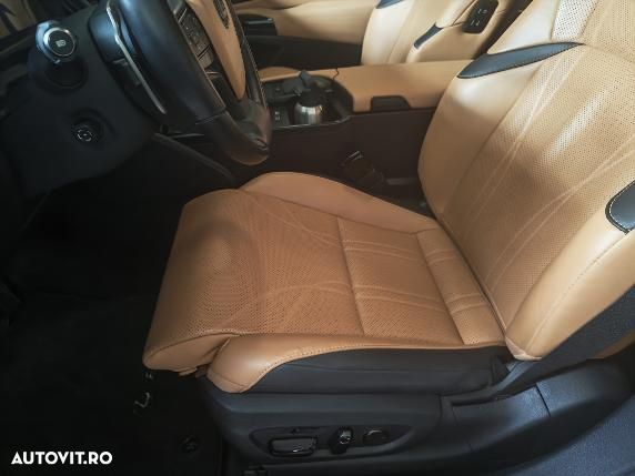Lexus Seria ES 300h 2.5 TNGA HV 25H- 4X2 CVT Luxury Tech - 18