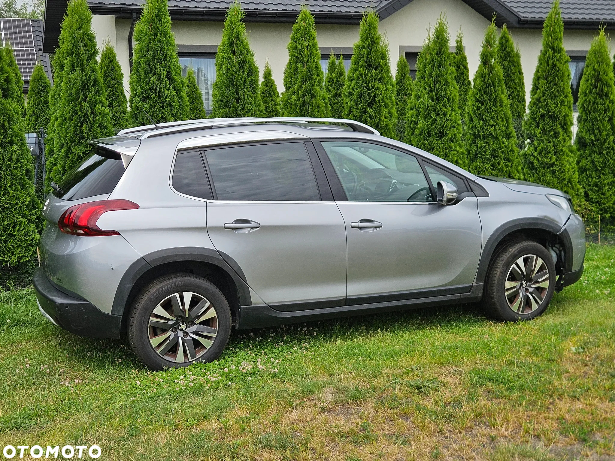 Peugeot 2008 1.2 PureTech Allure S&S - 6