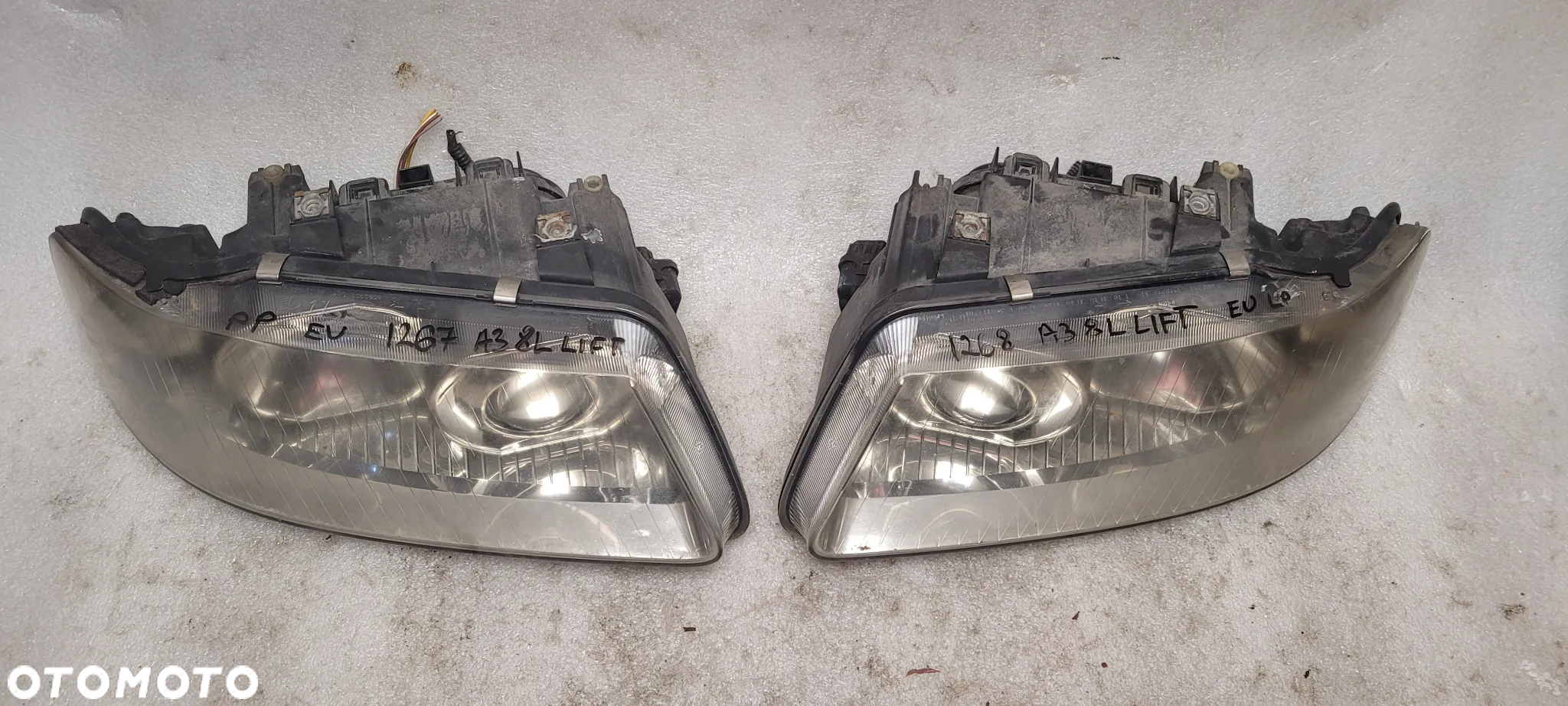 AUDI A3 8L LIFT 00-03 LAMPA PRZÓD PRAWA+LEWA HELLA ORYGINAŁ - 2
