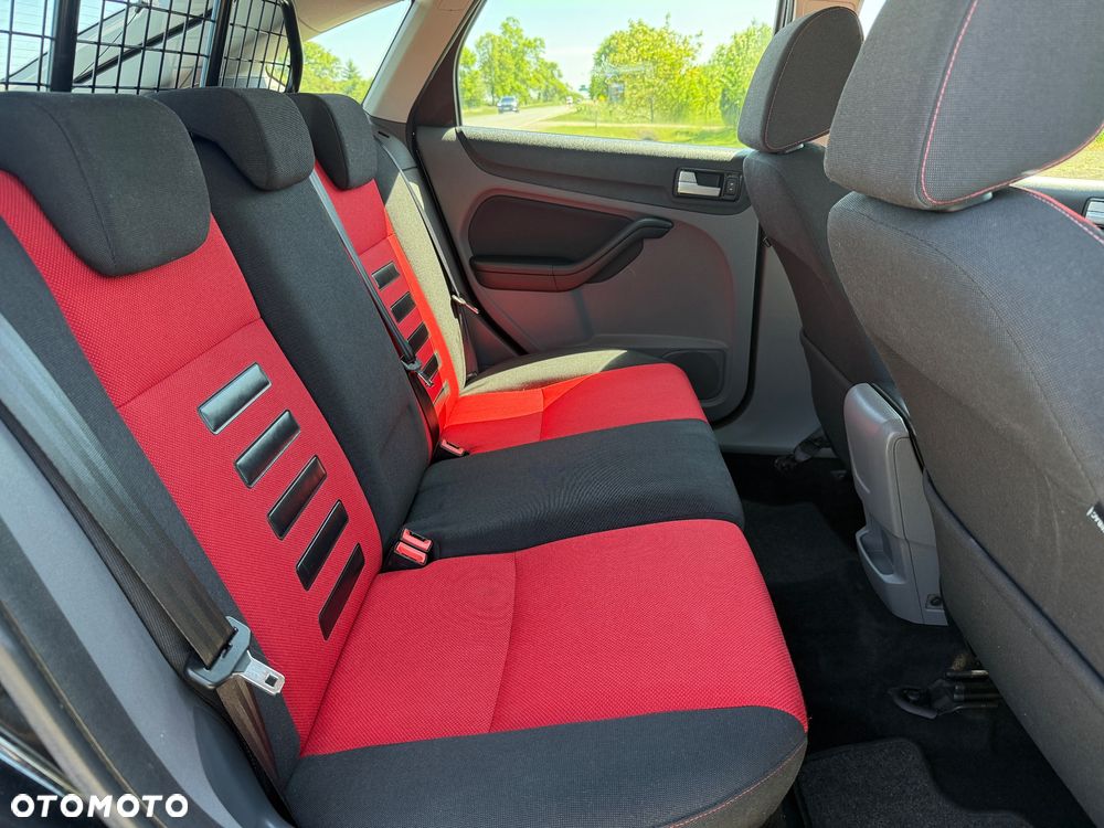 Ford Focus 1.6 16V Ghia - 15