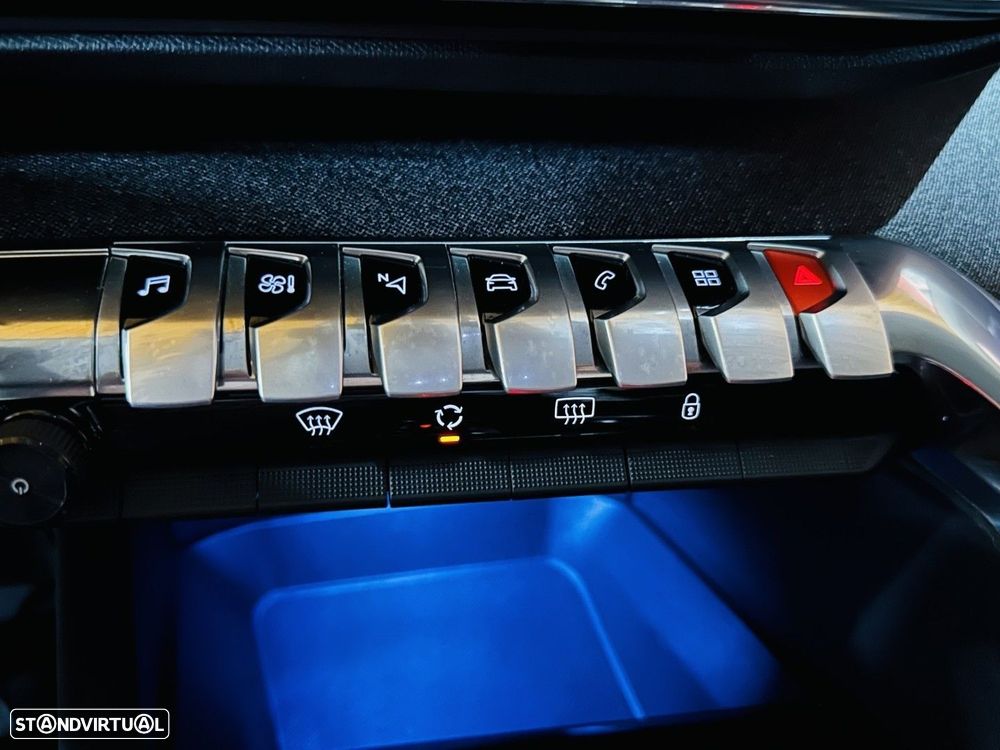 Peugeot 5008 1.2 PureTech Allure Pack EAT8 - 22