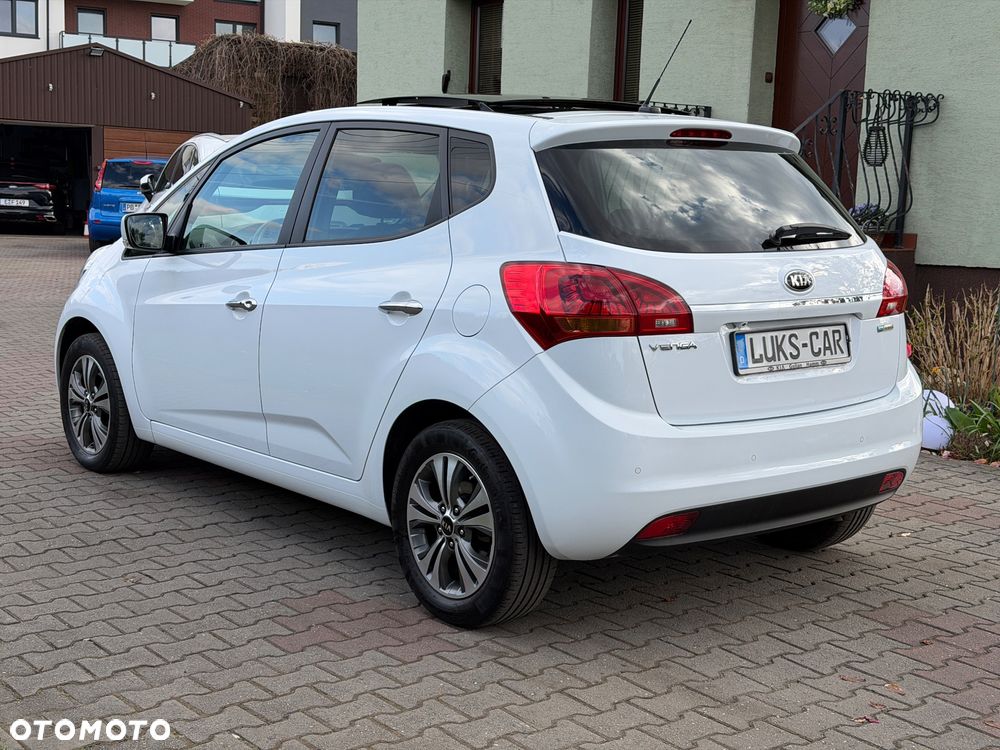 Kia Venga 1.4 CVVT Titanium Collection - 3
