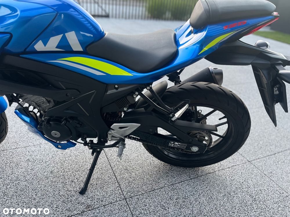Suzuki GSX - 4