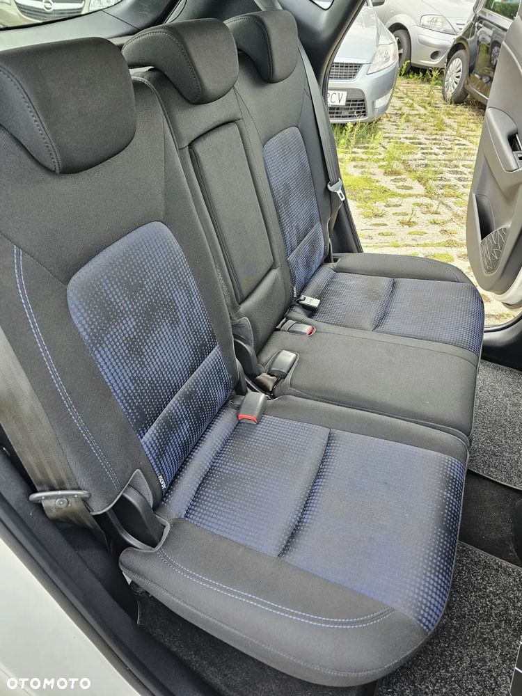 Hyundai ix20 - 22