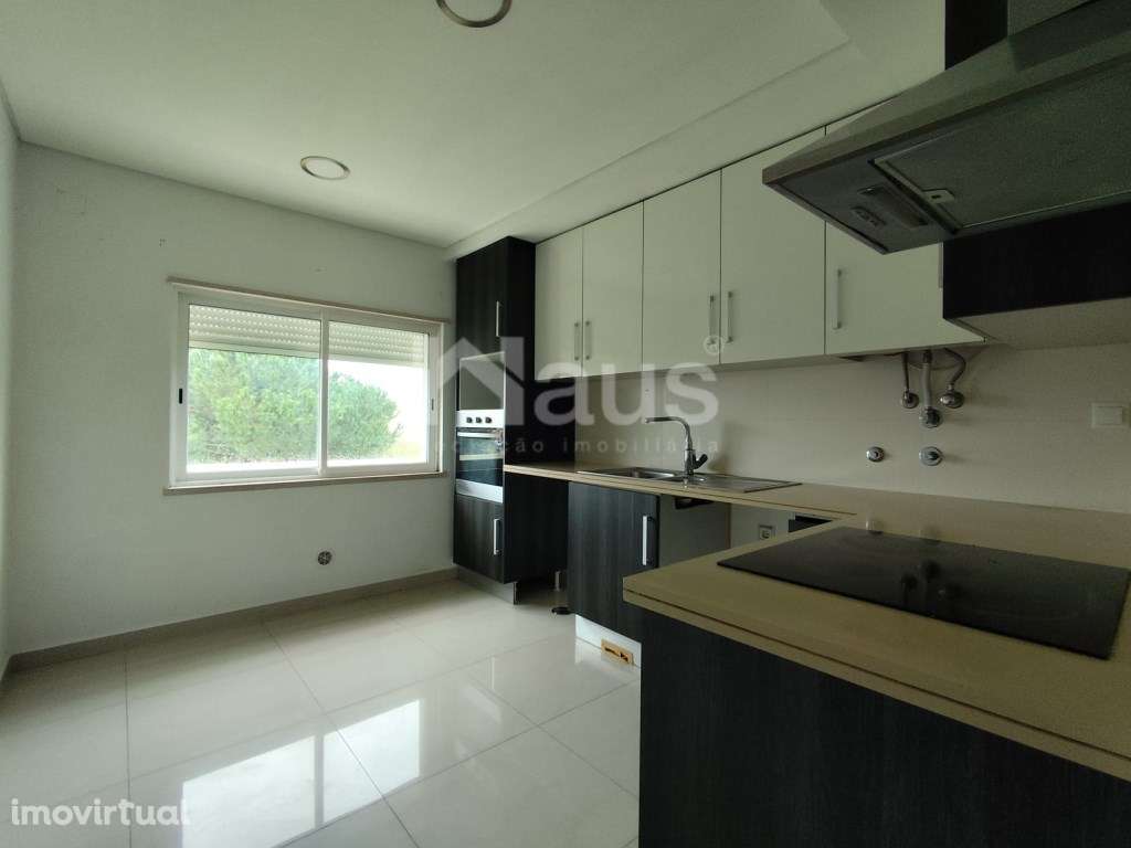 T3 com parqueamento e arrecadação - Grande imagem: 4/13