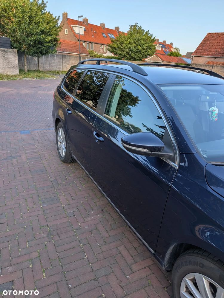 Volkswagen Passat - 8