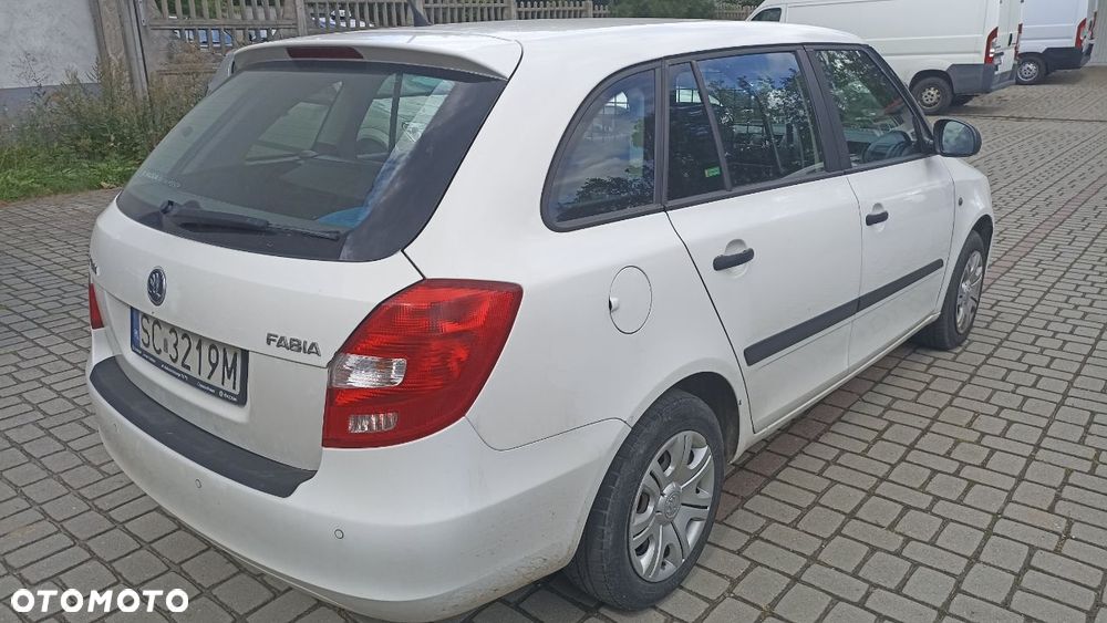 Skoda Fabia 2014 photo 5