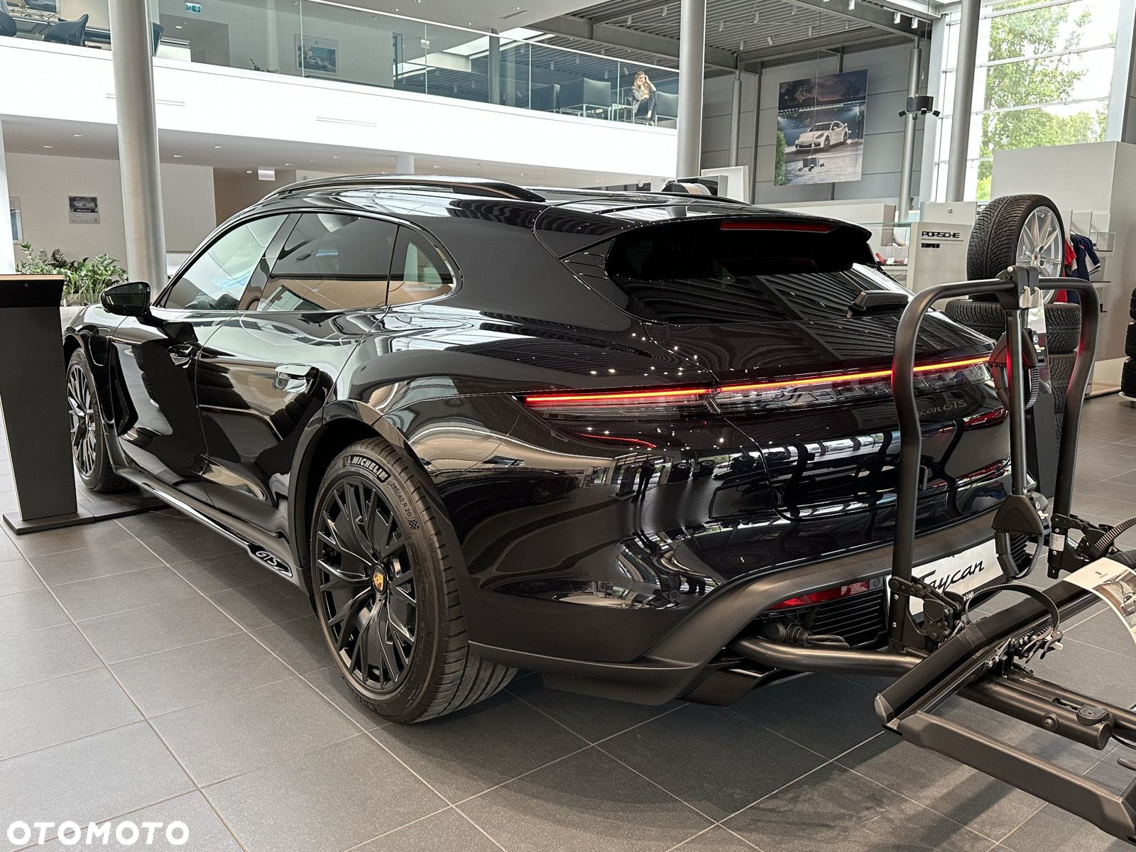 Porsche Taycan GTS Sport Turismo - 9