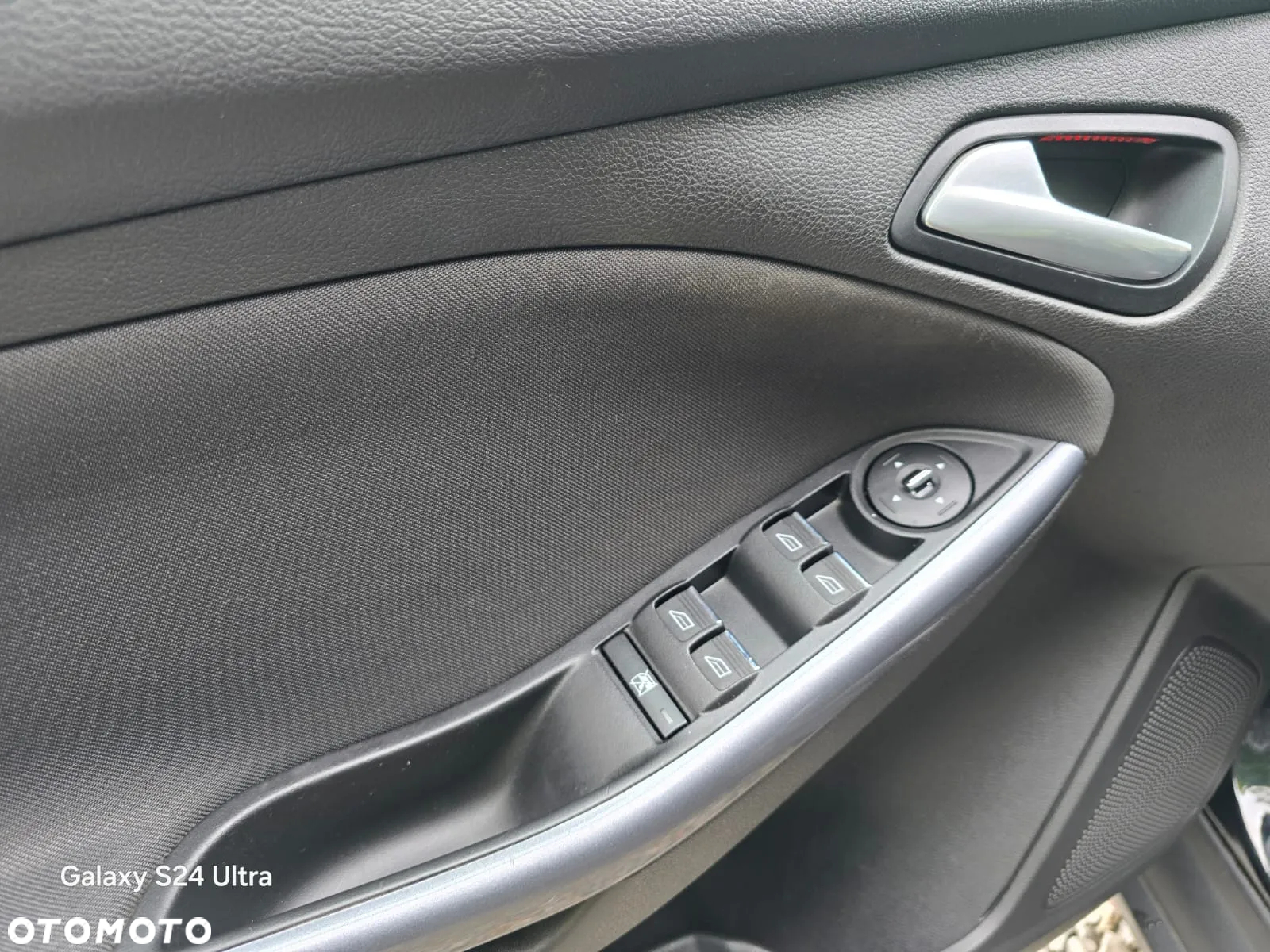 Ford Focus 1.6 EcoBoost Titanium - 12