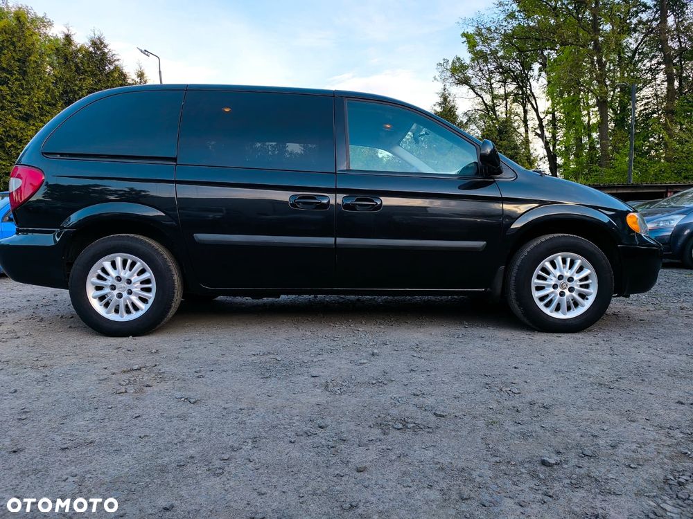 Chrysler Town & Country 3.3 LX - 11