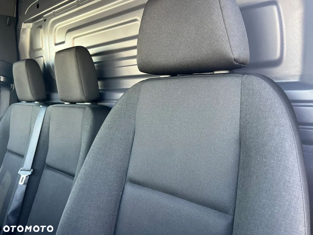 Mercedes-Benz Sprinter - 30